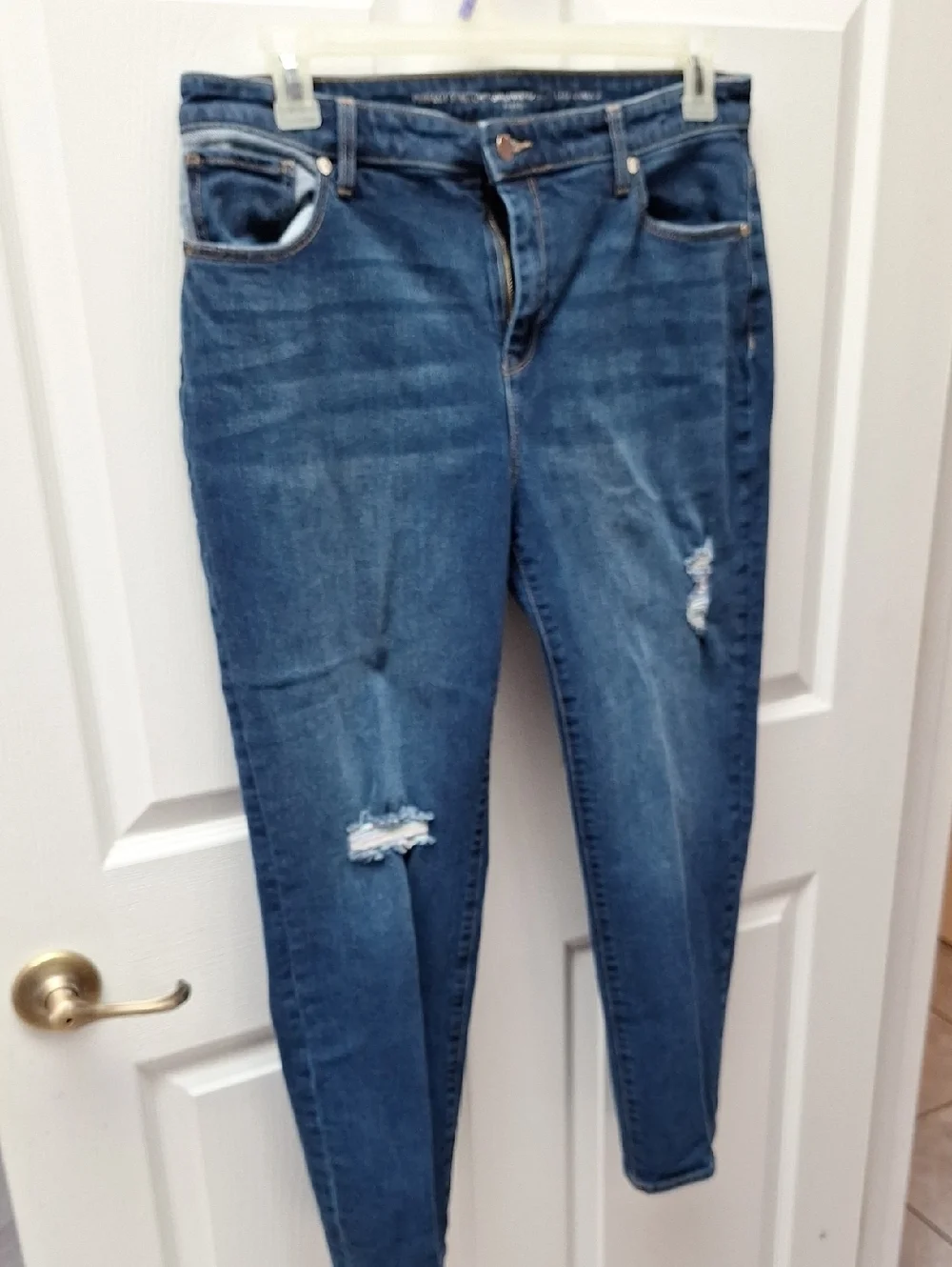 q Women’s Distressed Stretched Blue Skinny Jeans Size 2 Regular